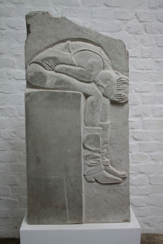 <p>Stefan Rinck - Schlafende Frau</p><p> </p><p>2008</p><p>Sandstone</p><p>88 x 15 x 41 cm</p>